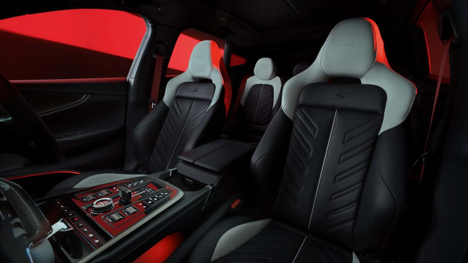 Η νέα Aston Martin DBX S έφτασε με 727 ίππους